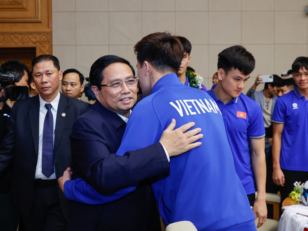 Thủ tướng: Bóng đá Việt Nam phải vô địch Châu Á và dự World Cup