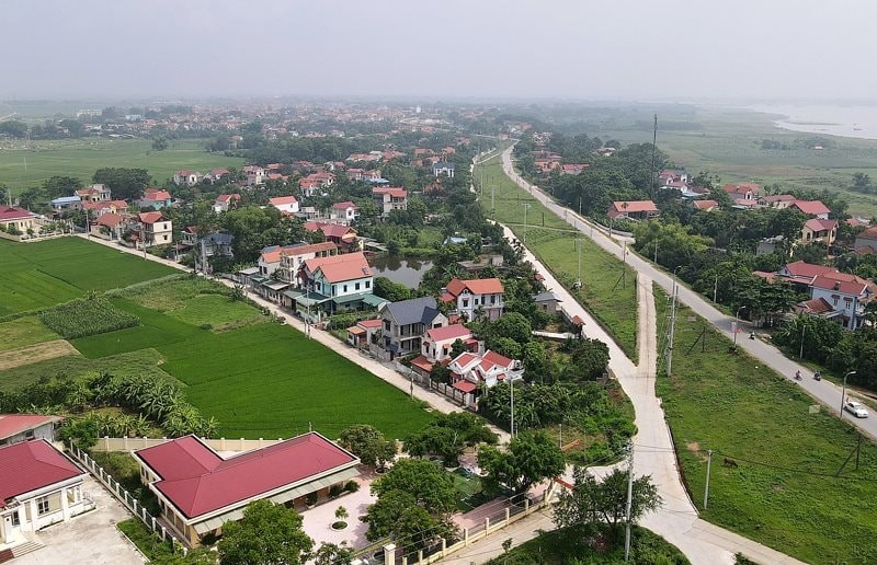 Diện mạo nông thôn mới khang trang tại xã Phú Châu (huyện Ba Vì). Ảnh: Quang Thái