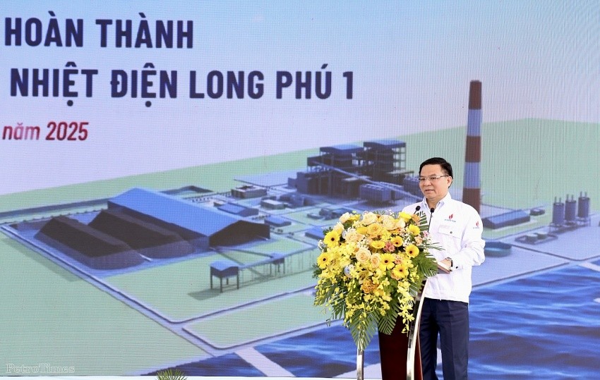 Đồng chí Lê Mạnh Hùng - Chủ tịch HĐTV Petrovietnam phát biểu giao nhiệm vụ đẩy nhanh thi công hoàn thành Dự án