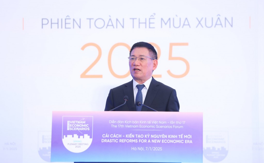 Phó Thủ tướng Hồ Đức Phớc: Chúng tôi sẽ lắng nghe, tiếp thu ý kiến các diễn giả và đại biểu để hoàn thiện các giải pháp thúc đẩy kinh tế - xã hội năm 2025 và những năm tiếp theo đạt được hai con số. Ảnh VGP/Trần Mạnh