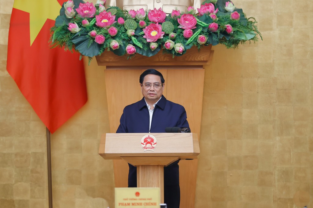 Thủ tướng Phạm Minh Chính yêu cầu các bộ trưởng, thủ trưởng cơ quan ngang bộ ưu tiên thời gian, tập trung nguồn lực cao nhất, trực tiếp lãnh đạo, chỉ đạo hoàn thiện các dự án luật, dự thảo nghị quyết để trình Quốc hội theo đúng quy định, bảo đảm chất lượng, tiến độ theo yêu cầu - Ảnh: VGP/Nhật Bắc