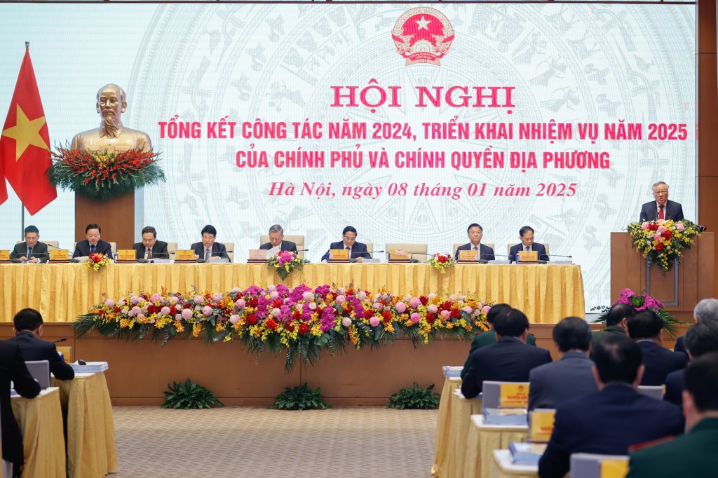 Phó Thủ tướng Thường trực Chính phủ Nguyễn Hòa Bình: Phấn đấu tốc độ tăng trưởng cả nước năm 2025 đạt trên 8% hoặc 10% trong điều kiện thuận lợi, tạo đà, tạo lực, tạo thế, tạo niềm tin cho tăng trưởng 2 con số trong giai đoạn 2026-2030 - Ảnh: VGP/Nhật Bắc