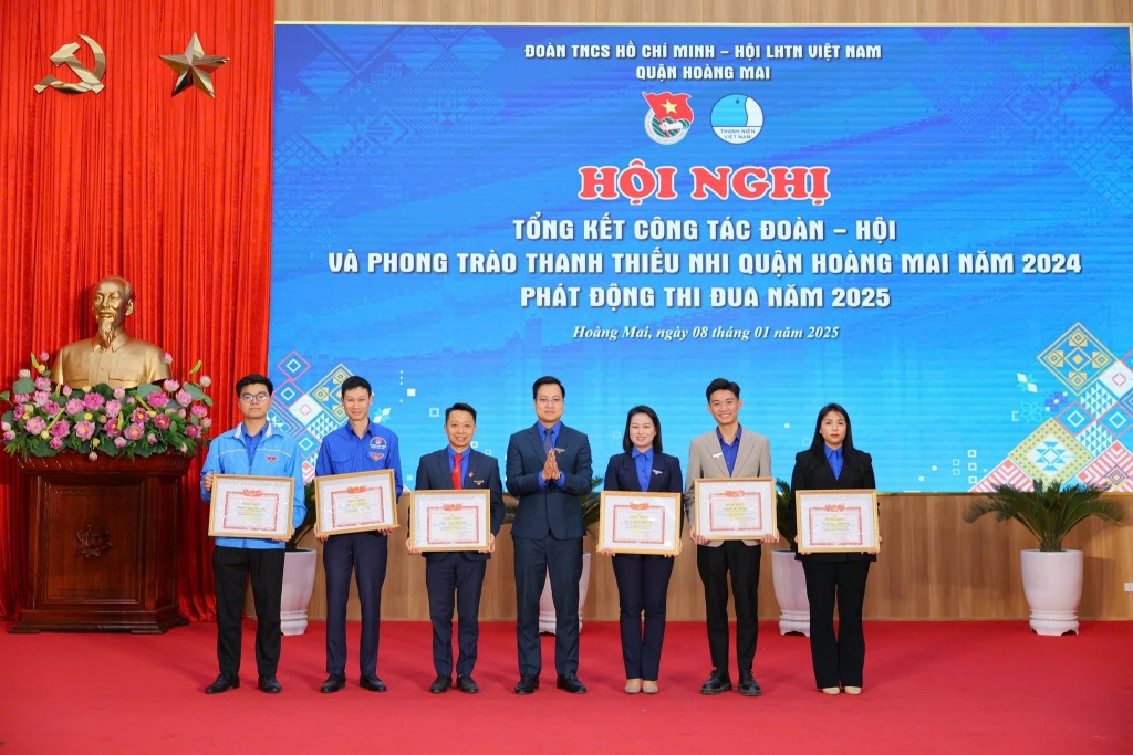 10/10 chỉ tiêu trong công tác Đoàn quận Hoàng Mai đều đạt và vượt