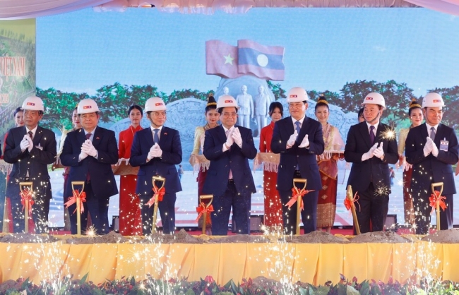 Hai Thủ tướng dự lễ động thổ Công viên Hữu nghị Lào - Việt Nam
