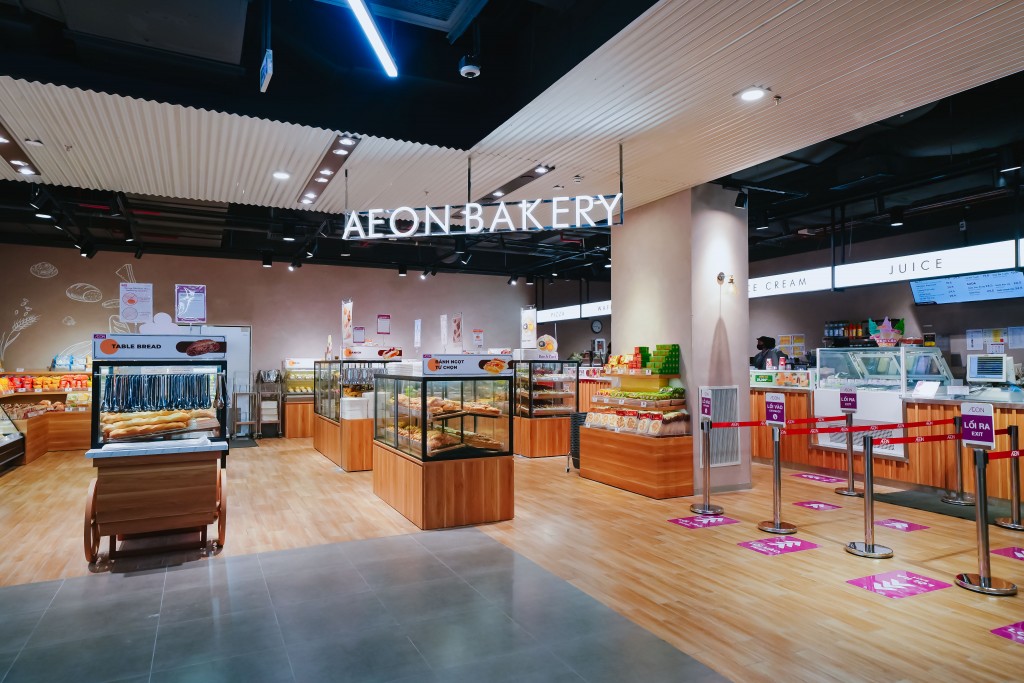 Khu vực AEON Bakery & Barista Beans tại AEON Xuân Thủy với không gian rộng rãi