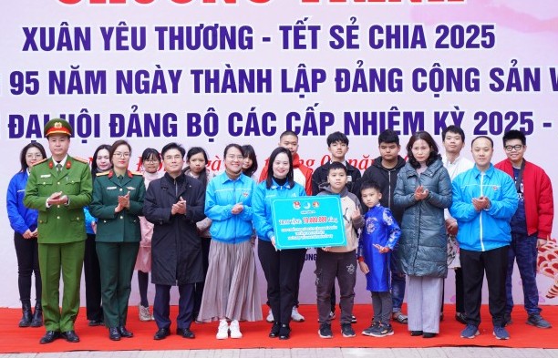 Xuân yêu thương - Tết sẻ chia: Tỏa sáng tình người trong gian khó