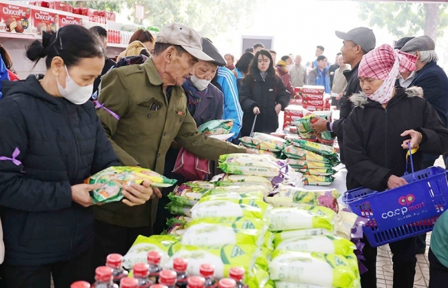 Mang Tết sẻ chia với người có hoàn cảnh khó khăn