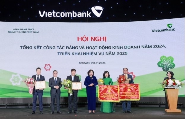 Vietcombank 6 năm liên tiếp hoàn thành xuất sắc nhiệm vụ