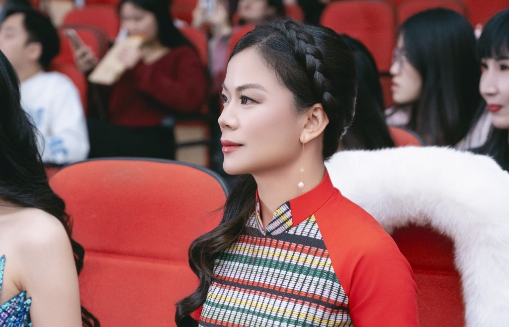 Thần thái của Miss Talent Vietnam Tân Lê khi làm giám khảo