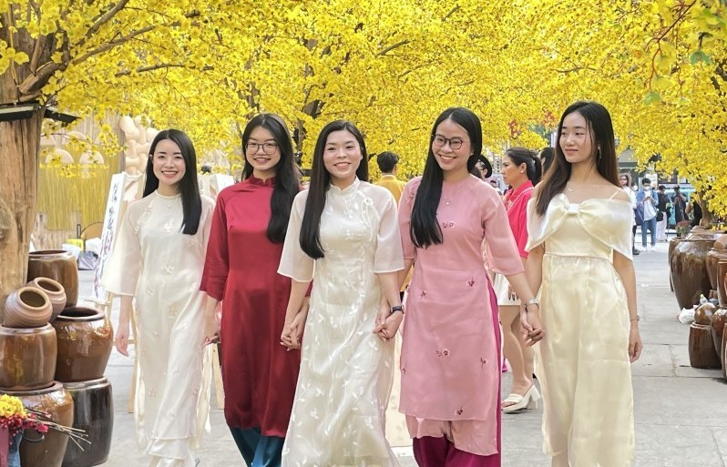 TP Hồ Chí Minh: Rực rỡ sắc Xuân tại Lễ hội Tết Việt 2025