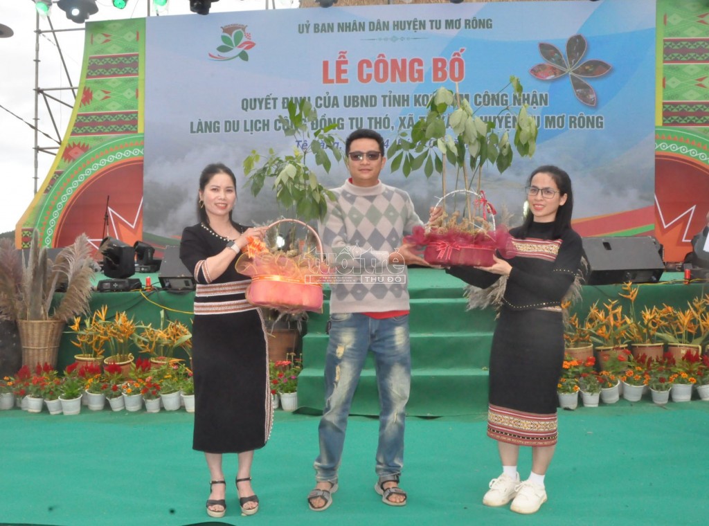 Bán đấu giá sâm Ngọc Linh “tiếp sức” làng tái định cư Tu Thó