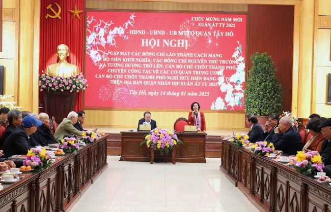 Quận Tây Hồ gặp mặt dịp Tết Nguyên đán Ất Tỵ