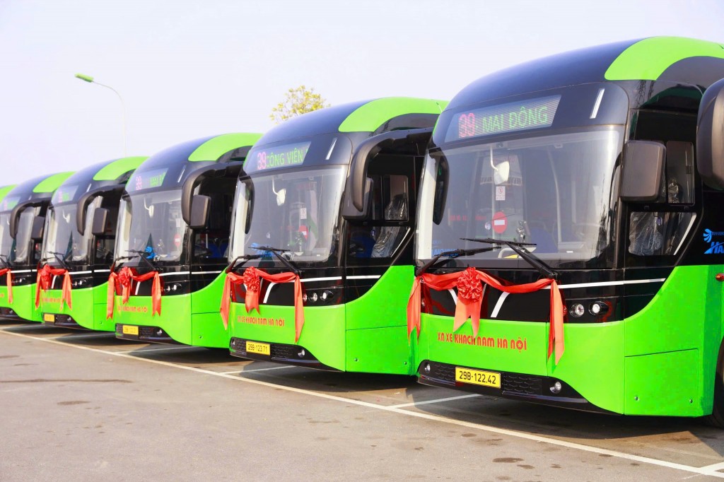 46 xe buýt điện của Transerco sẵn sàng ra tuyến phục vụ hành khách.