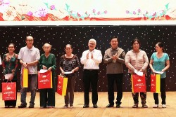 Bình Dương ban hành mức hỗ trợ tiền Tết Nguyên đán Ất Tỵ 2025