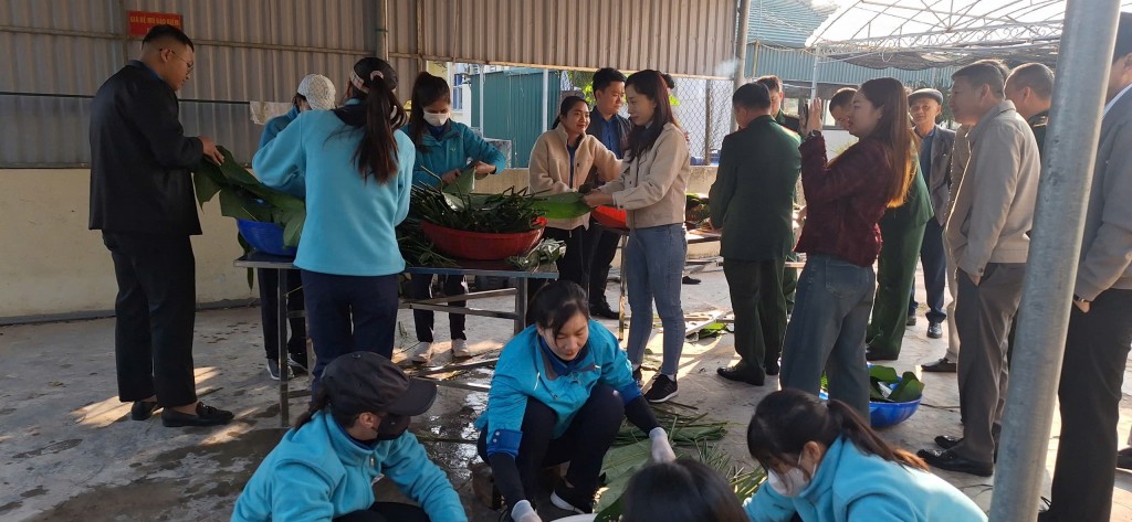 Biên phòng Trà Cổ mang Xuân ấm lòng đến với dân bản