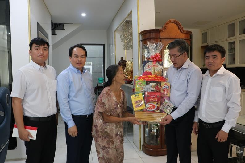 Lãnh đạo tỉnh Đồng Nai thăm, chúc các Tết gia đình lão thành cách mạng