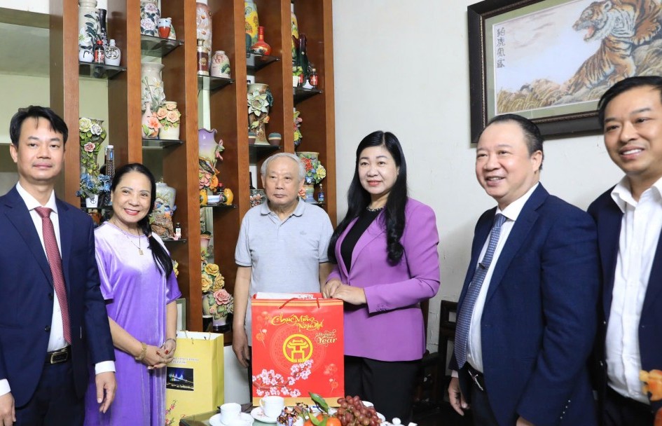 Chủ tịch MTTQ TP Hà Nội chúc Tết thương binh, cá nhân tiêu biểu