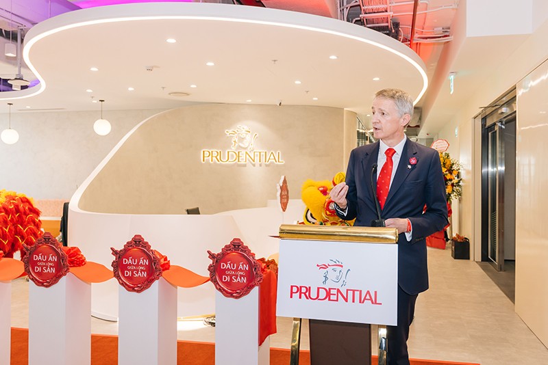 Ông Conor M O’Neill khẳng định, việc nhân rộng mô hình Trung tâm Chăm sóc Khách hàng này là một trong những minh chứng rõ nét cho cam kết “lấy khách hàng làm trọng tâm” của Prudential.
