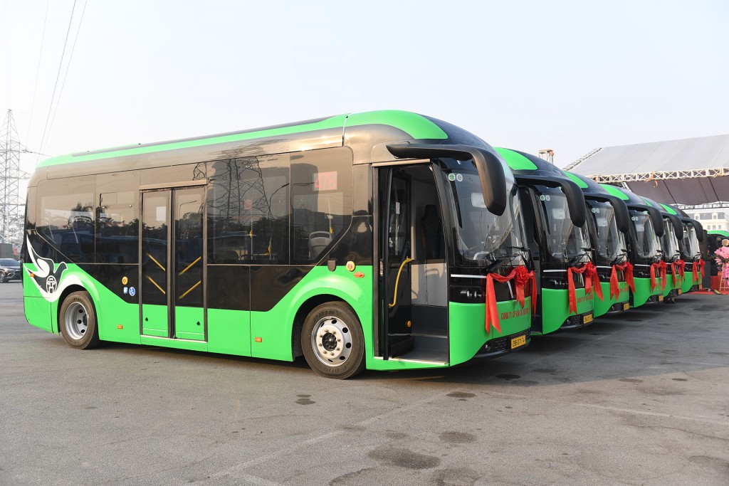 Cận cảnh mẫu xe buýt điện đô thị VinFast trong lễ khai trương của Transerco