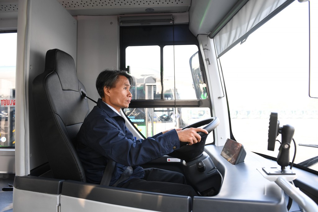 Cận cảnh mẫu xe buýt điện đô thị VinFast trong lễ khai trương của Transerco