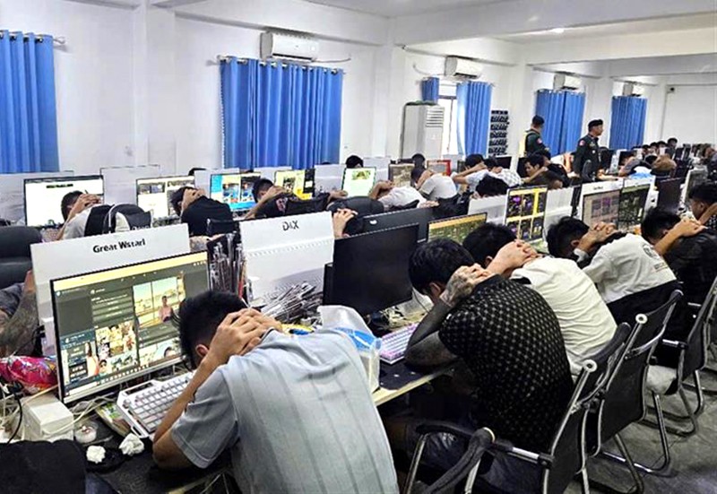 Các đối tượng là nhân viên trong đường dây lừa đảo xuyên quốc gia