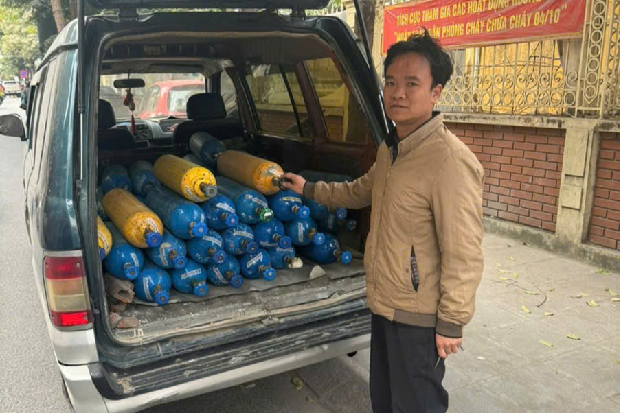 Đối tượng vận chuyển 46 bình chứa khí gây cười được lực lượng 141H phát hiện và bắt giữ
