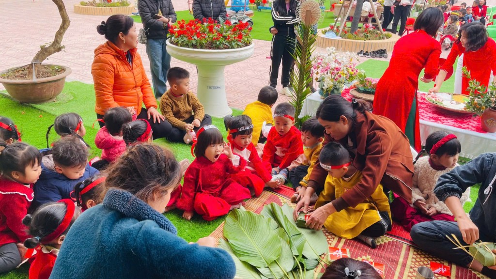 Giữ Tết cho con trẻ...