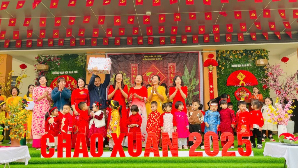 Giữ Tết cho con trẻ...