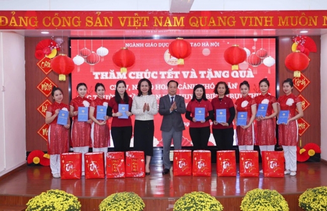 Hàng nghìn giáo viên Hà Nội được nhận thưởng Tết theo Nghị định 73