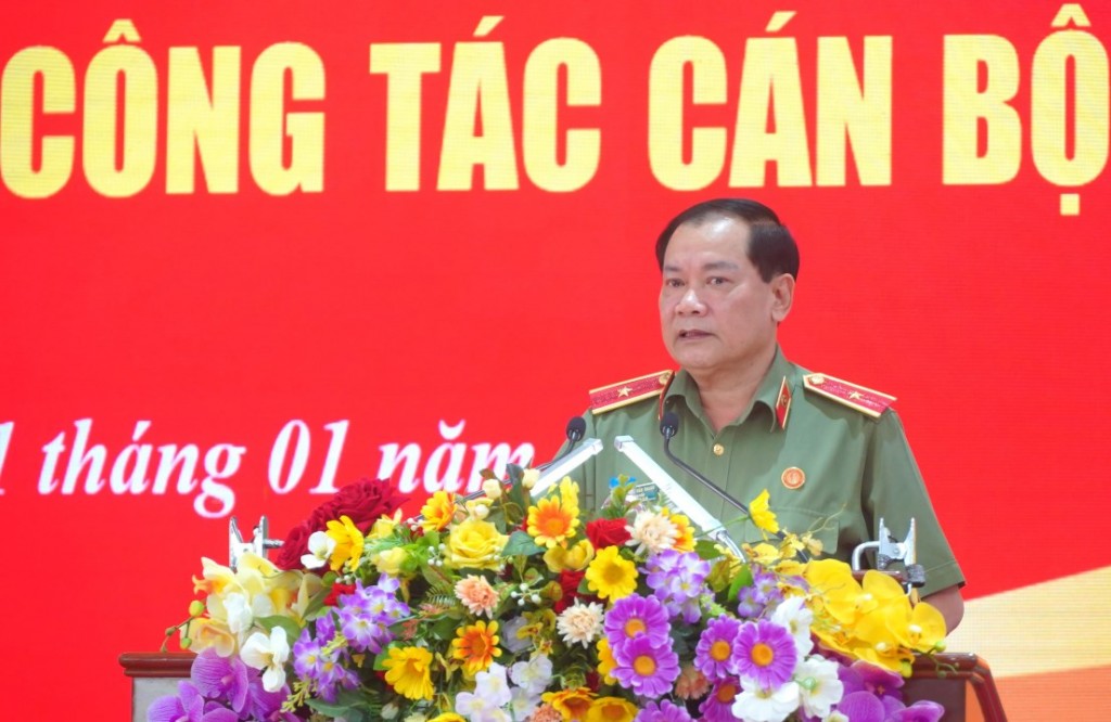 Trung tá Đinh Tùng An làm phó giám đốc Công an TP Cần Thơ Trung tá Đinh Tùng An làm phó giám đốc Công an TP Cần Thơ