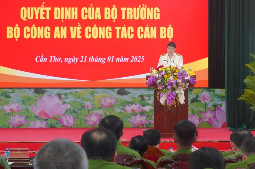 Trung tá Đinh Tùng An làm phó giám đốc Công an TP Cần Thơ Trung tá Đinh Tùng An làm phó giám đốc Công an TP Cần Thơ