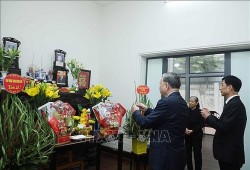 Tổng Bí thư Tô Lâm tri ân công lao của Tổng Bí thư Nguyễn Phú Trọng nhân dịp Tết