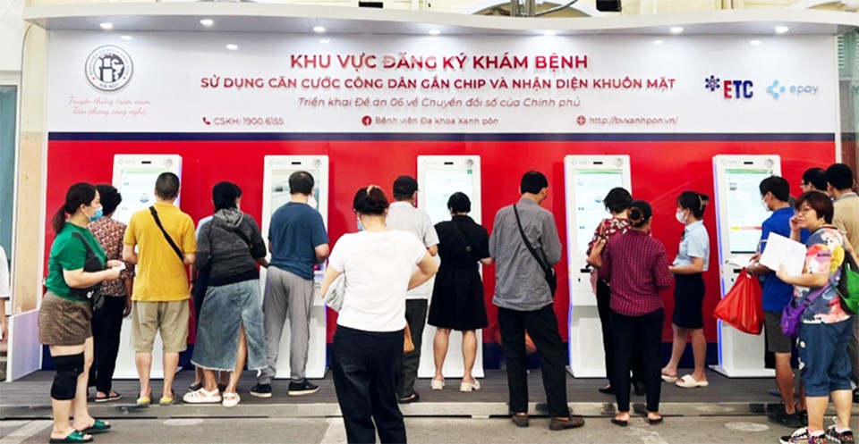 Kiosk đăng ký khám bệnh tự động tại Bệnh viện Đa khoa Xanh Pôn