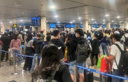 Sân bay Tân Sơn Nhất đón lượng khách "khủng" ngày 25 Tết