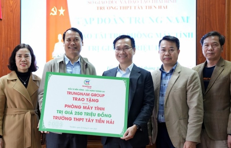 Trungnam Group tặng phòng máy tính trị giá 250 triệu đồng tại Thái Bình