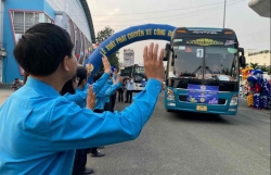 Công nhân Bình Dương về quê đón Tết trên chuyến xe 0 đồng