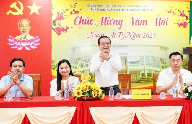Lãnh đạo Bình Dương thăm, chúc Tết lực lượng thể thao tỉnh