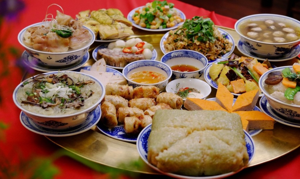 Cân bằng dinh dưỡng cho người có bệnh nền dịp Tết