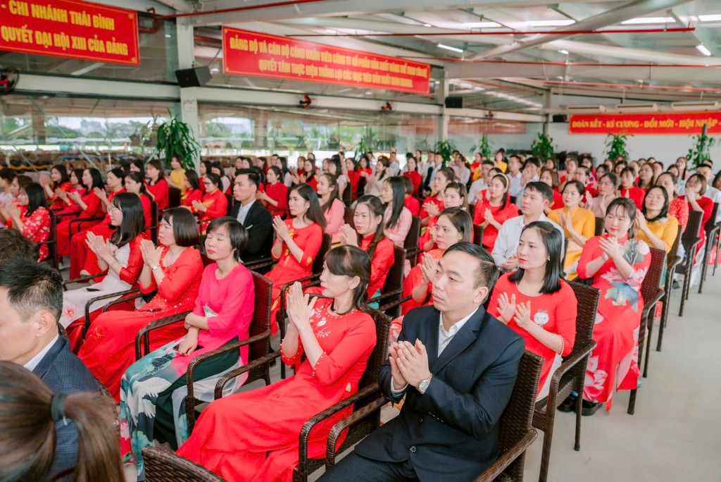 Tân Đệ bảo đảm ổn định việc làm cho người lao động, thu nhập bình quân đạt trên 12 triệu đồng/người/tháng.