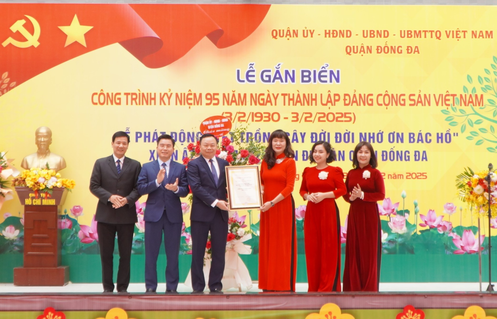 Đón trường mới đúng Ngày thành lập Đảng