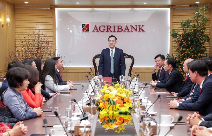 Phó Thống đốc NHNN thăm Agribank trong ngày đầu Xuân Ất Tỵ