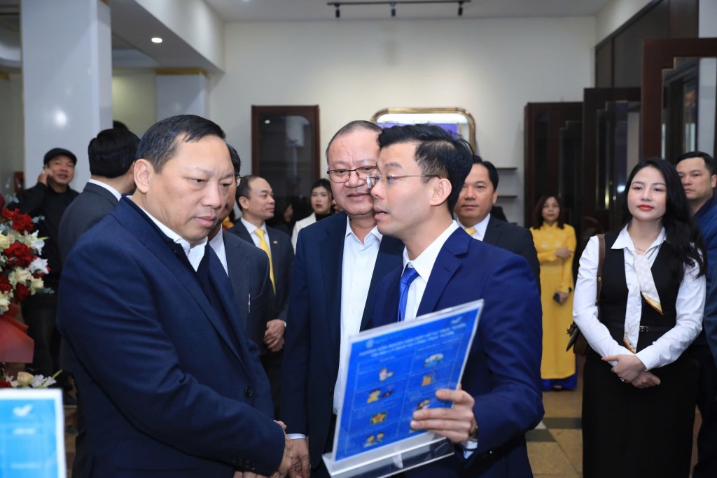 Khai trương đại lý dịch vụ công trực tuyến tại quận Hoàn Kiếm