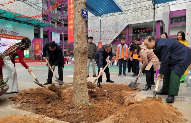 Quận Ba Đình phát động "Tết trồng cây đời đời nhớ ơn Bác Hồ"