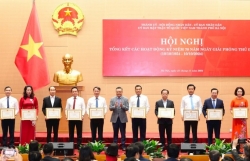 Khen thưởng nhiều tập thể, cá nhân có thành tích