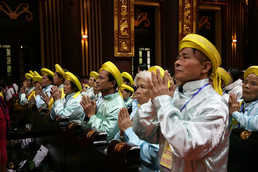 Các Phật tử thành tâm cầu mong Quốc thái, dân an.
