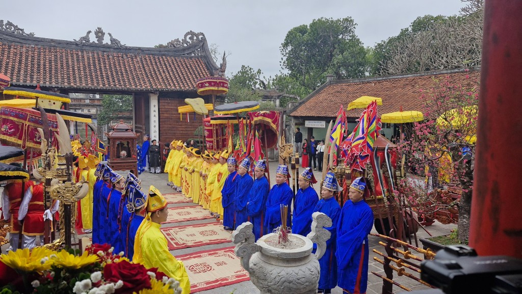 Không gian thiêng liêng của lễ hội Cổ Loa với nhiều nghi lễ truyền thống được tái hiện