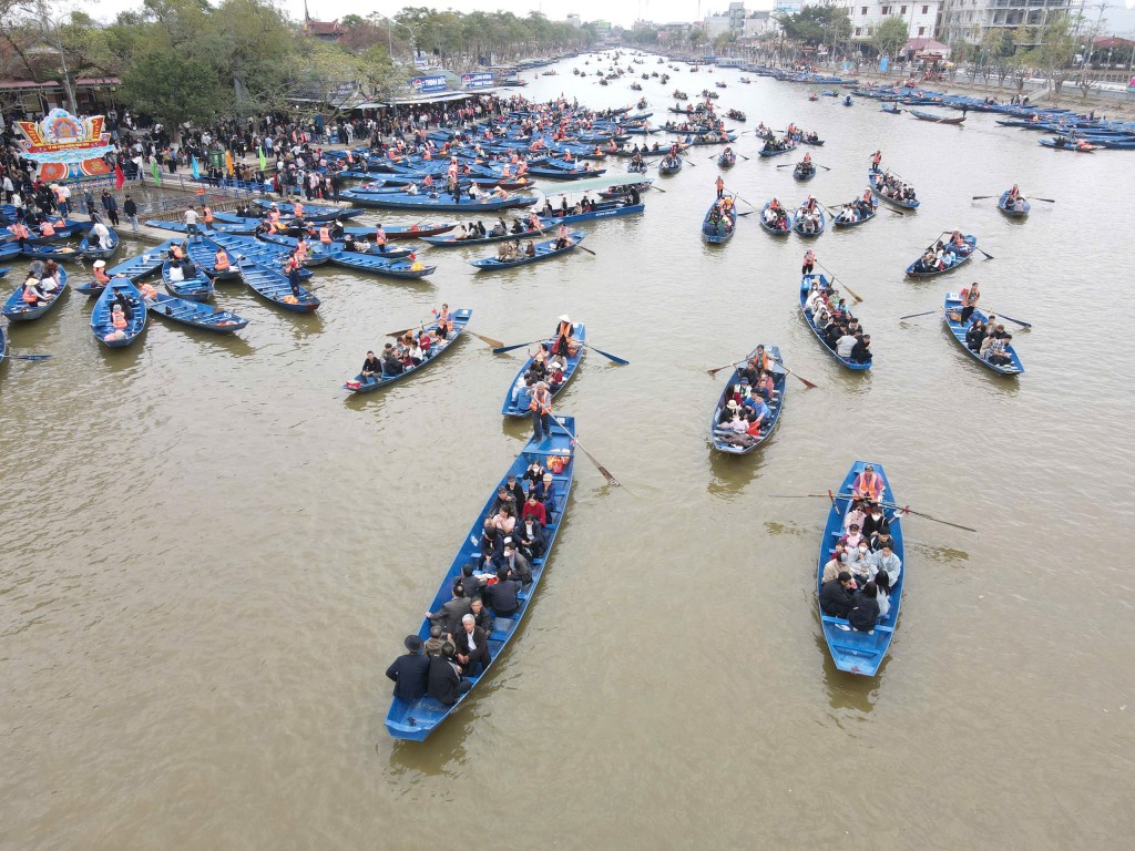 Mùa lễ hội - mùa vui xuân náo nức