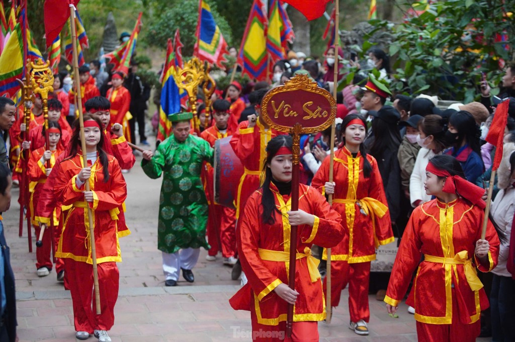 Mùa lễ hội - mùa vui xuân náo nức