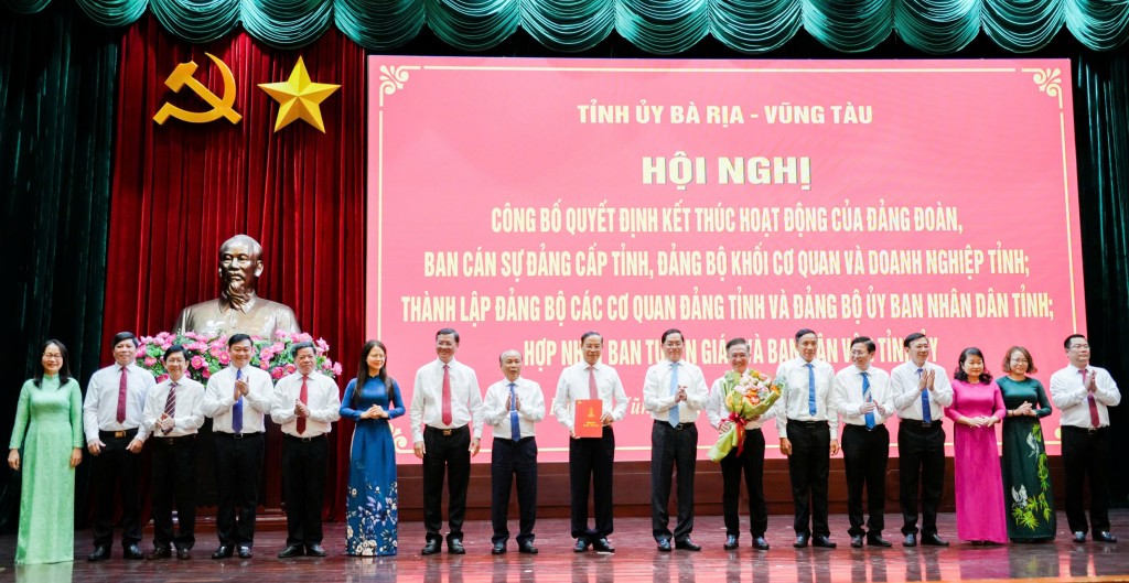 Bà Rịa - Vũng Tàu công bố quyết định về tổ chức, cán bộ