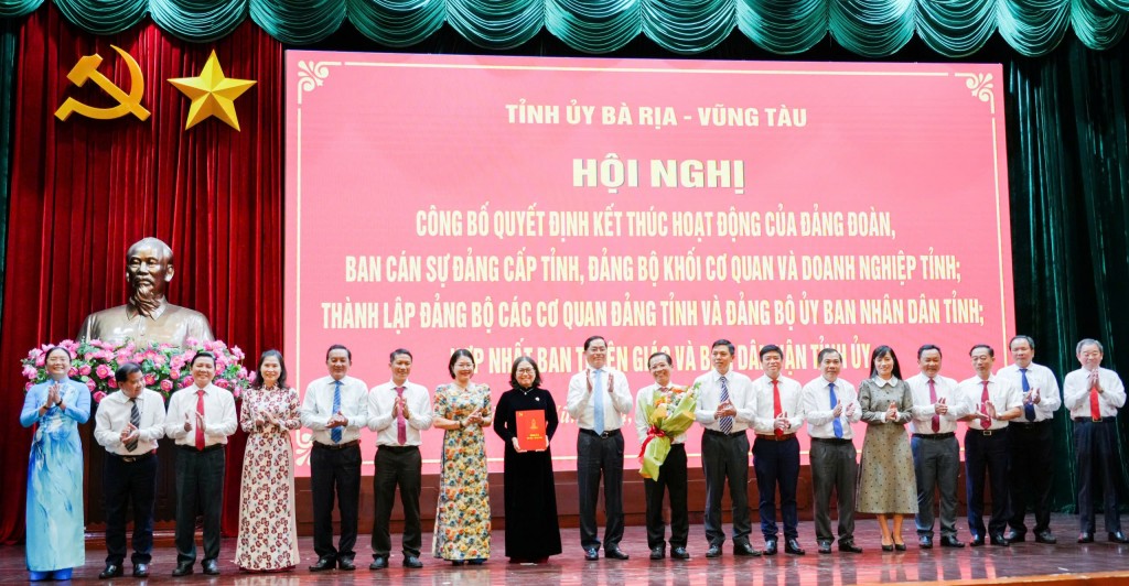 Bà Rịa - Vũng Tàu công bố quyết định về tổ chức, cán bộ